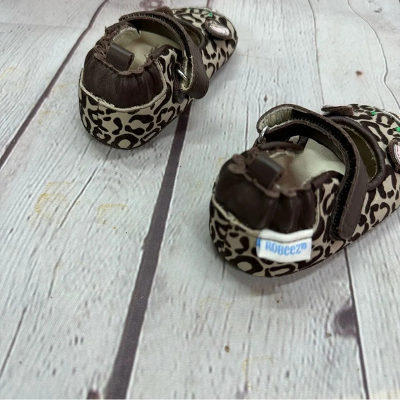 robeez mini shoes 3D leopard sandstone sz 2 leather animal print infant baby - Picture 6 of 7